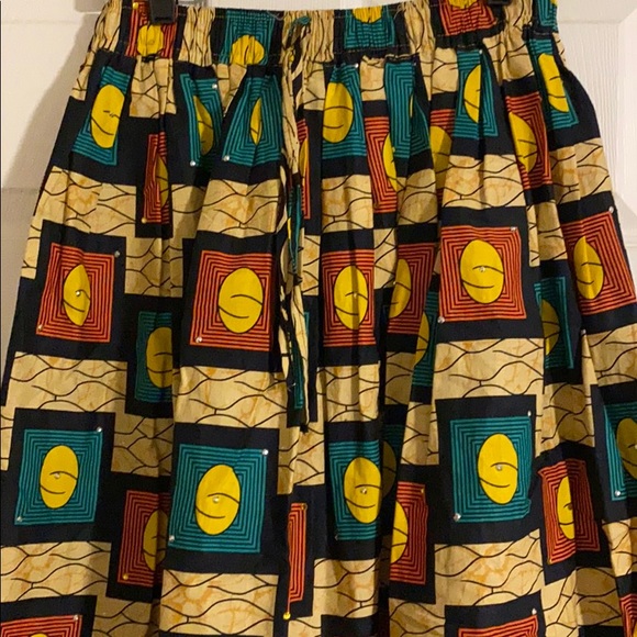 Beautiful African Ankara print skirt with pockets - Picture 2 of 4
